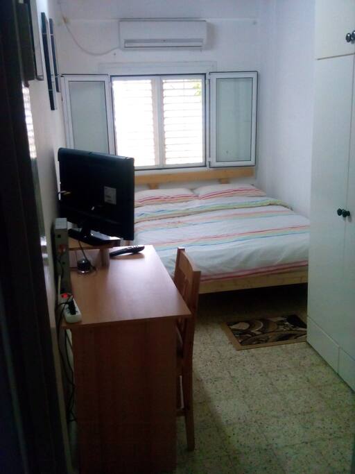 Room 2 bed
