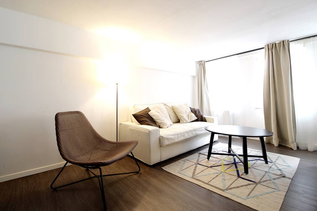 Enjoy relaxed evenings on the comfy couch.