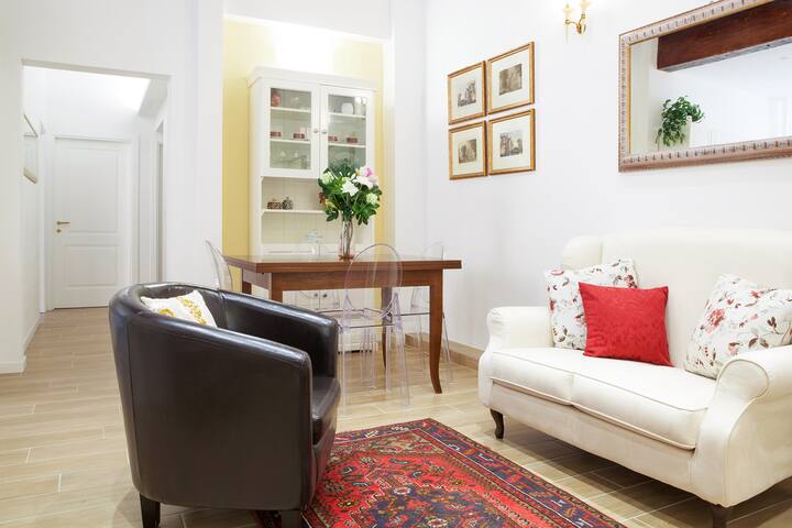 Beautiful, spacious,historic,atmosphere, renovated gallery image 2