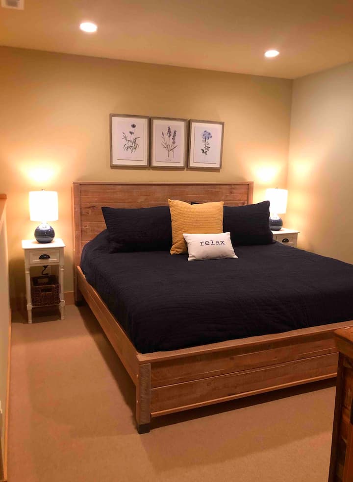 Легло тип Кинг в долно ниво Спалня