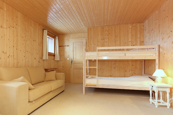 U 6. spavaćoj sobi nalazi se i krevet na kat