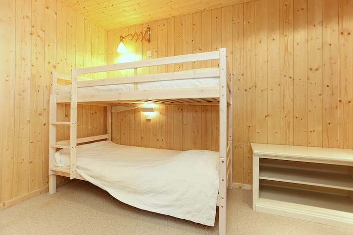 7. spavaća soba, također u prizemlju