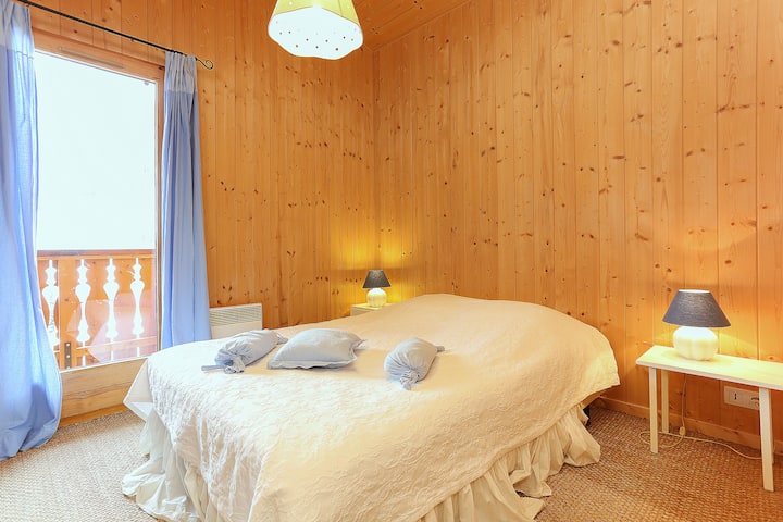 5. soba na 2. katu, s prednje strane s balkonom