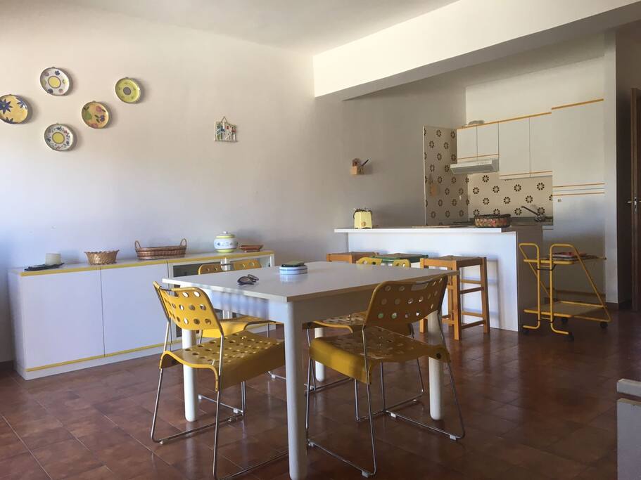 Soggiorno con angolo cottura