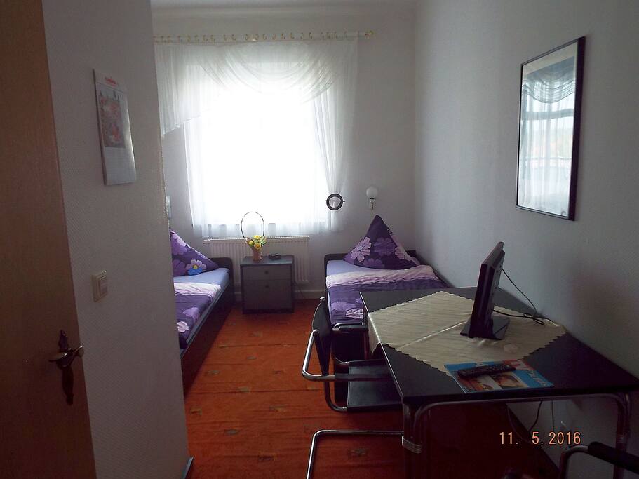 Zwei Bett Zimmer