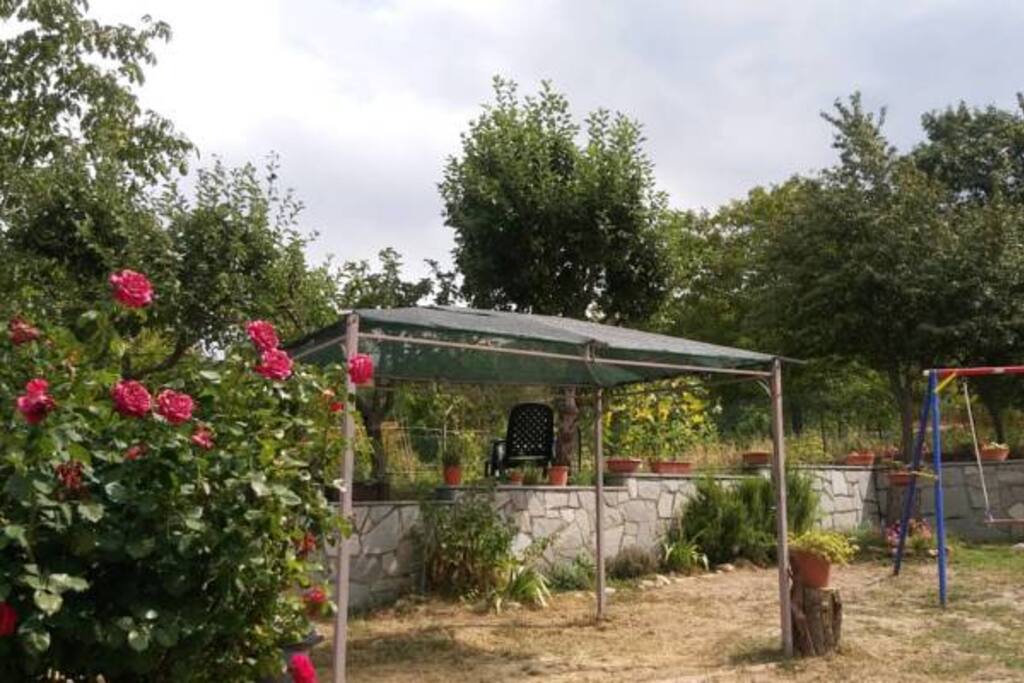Casa per ferie Pallavicino (Cantalupo Ligure) - giardino con gazebo