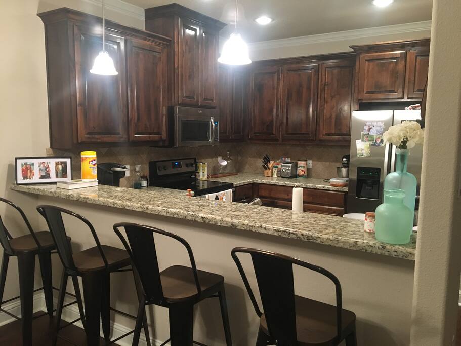 Breakfast bar and kitchen