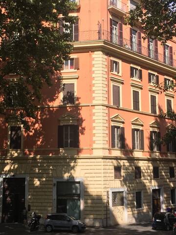 Luxury with Spa apartment in Piazza del Popolo gallery image 3