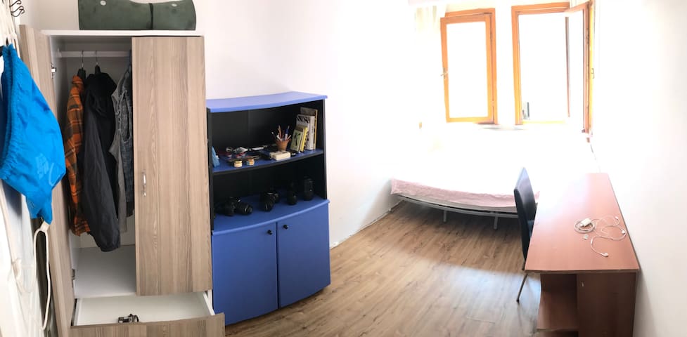 A room in Kadıköy for single or couple travellers