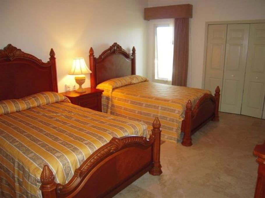 2nd bedroom