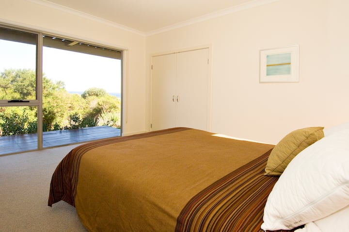 Chumba cha kulala cha tatu (kilicho na kila kitu)