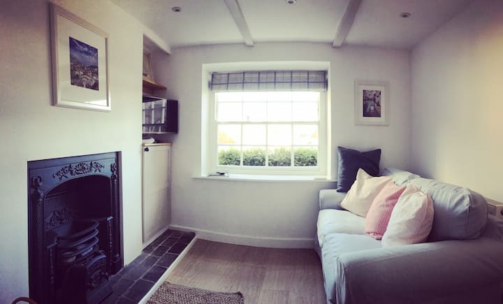 The Pink House, Dartmouth - Dartmouth