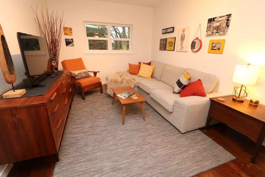 Living Room with view onto beautiful park