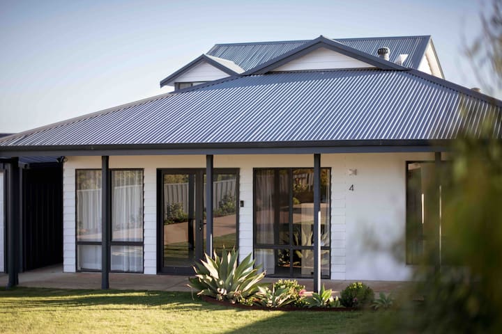 Sela-Vie Life of deep rest gallery image 2