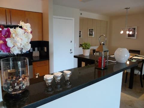 Stylish Apt Yacht Club Aventura