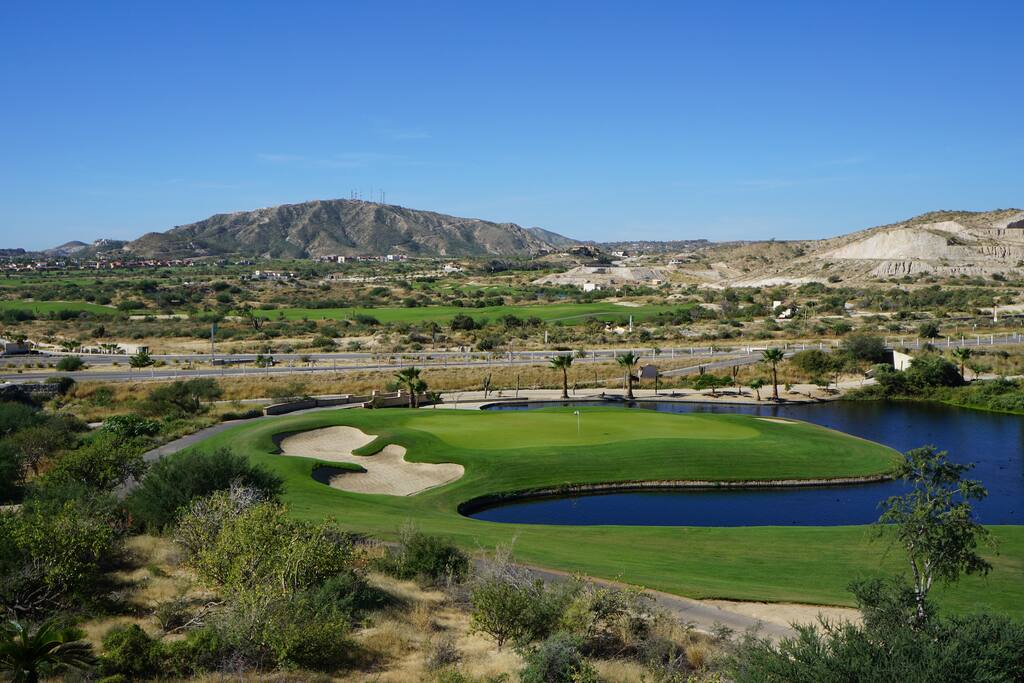 Tranquil views over links and lake