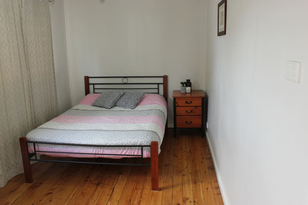 Double bed in the second bedroom