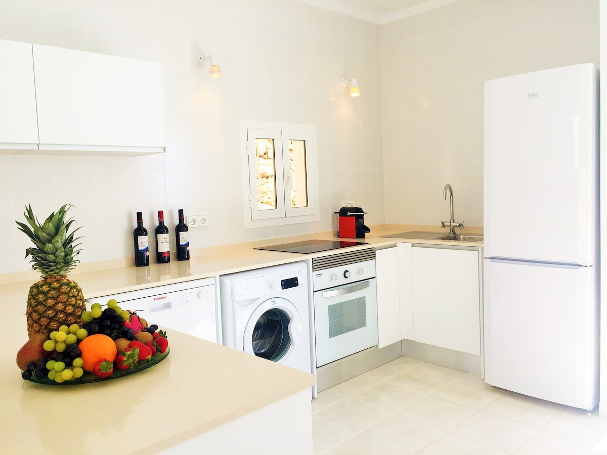 Top Airbnb: IBIZA VISTA - Dream location - Wlan/Pool in Santa Eulària Des Riu