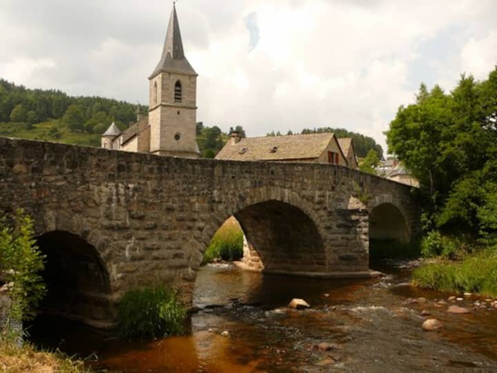 Entire cottage in the heart of a beautiful village in Aubrac