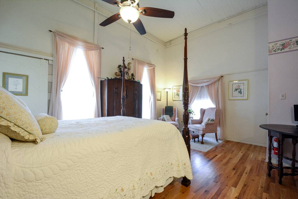 Victorian Furnishings