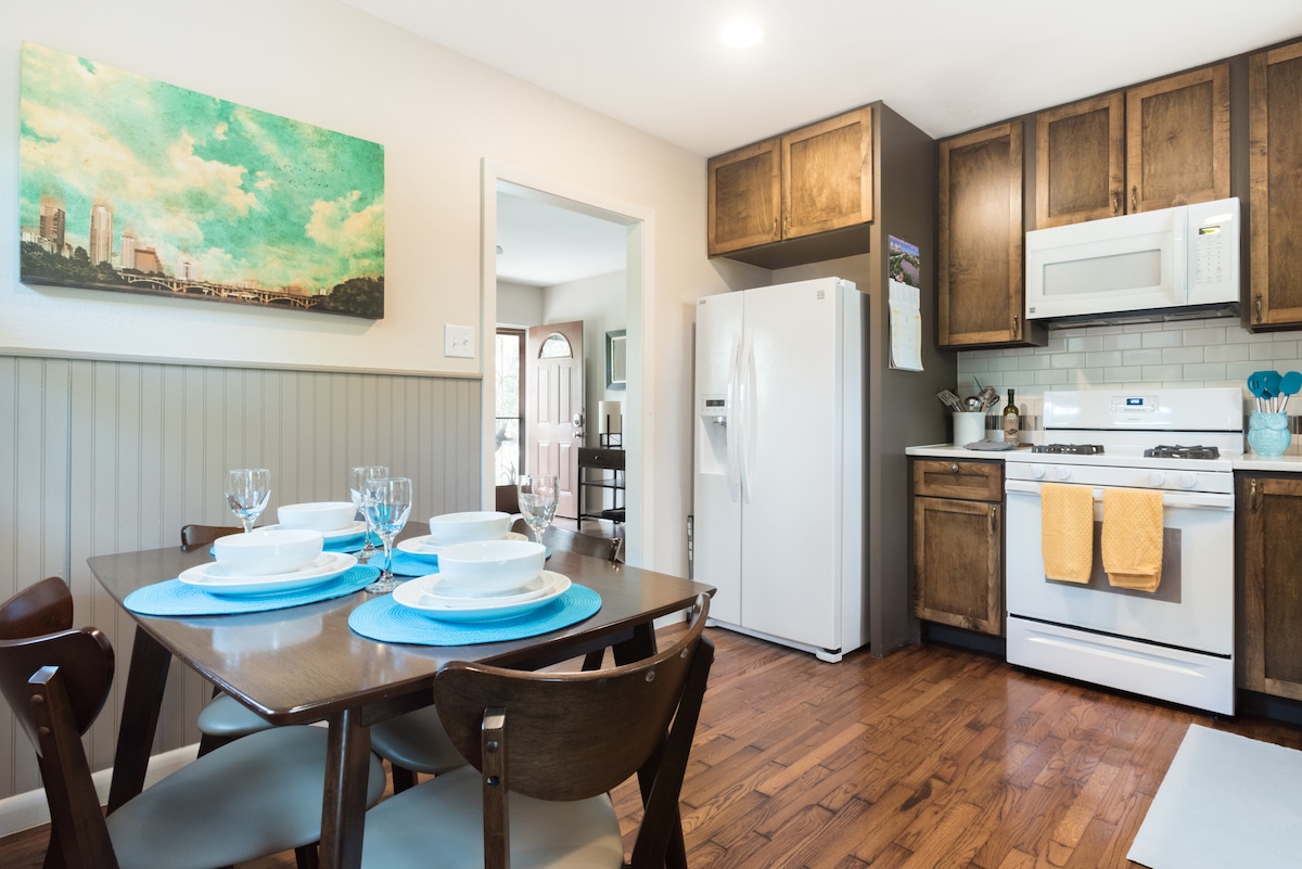 A Modern Spin on a Cozy '50s Home in Bouldin Creek