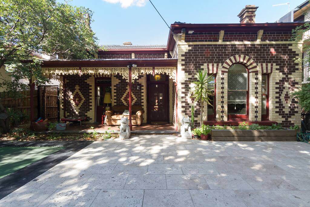 Classic Victorian double-fronted Hawthorn brick