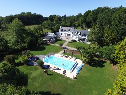 Superb Penty. Heated pool 28°.Close to beaches