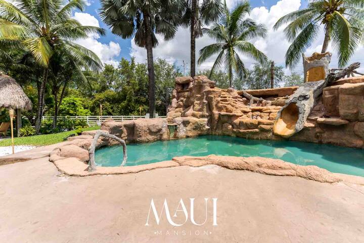 Maui Mansion Miami is ahome w/private resort pool gallery image 4