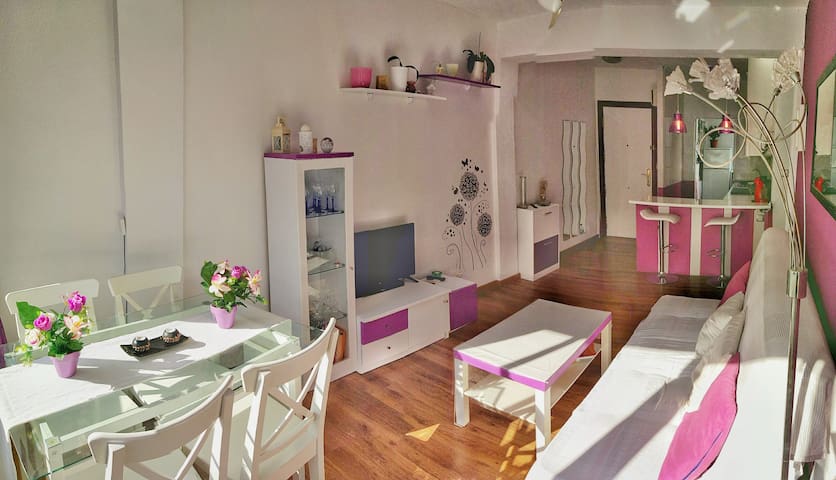 Modern, and bright apartment close to city centre.