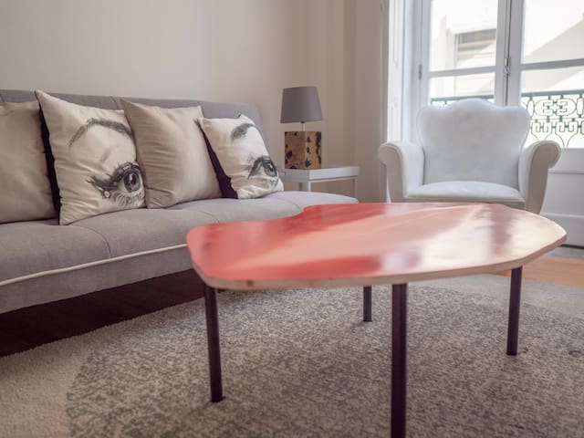 HISTORIC CENTER APT-WITH BALCONY -SPATEIROS STREET