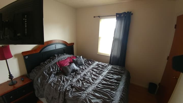 Practically WHOLE HOUSE for cost of a PRIVATE ROOM