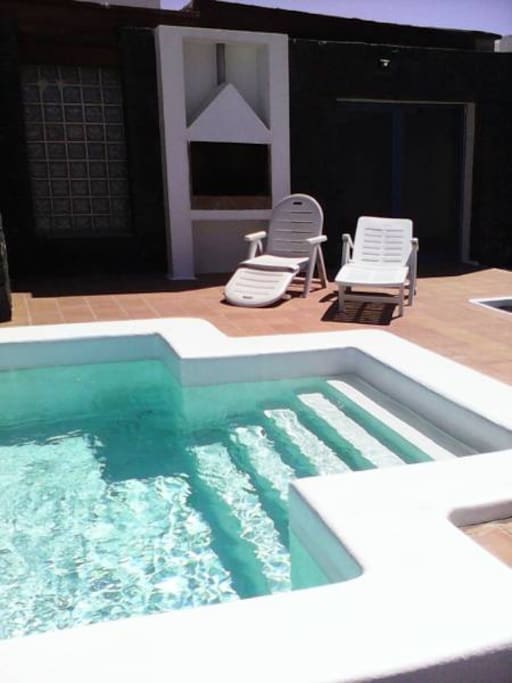 piscina +barbacoa