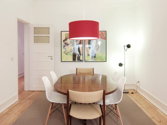 Flattered to be in Lisboa, 4 Bedroom Apartment gallery image 5