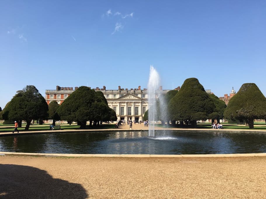 Hampton Court Palace - 8 min train from surbiton station