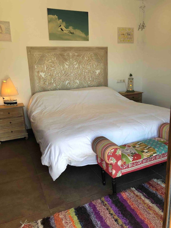 Ორადგილიანი ოთახი - საწოლების დაყენება შესაძლებელია ერთად ან ცალ-ცალკე