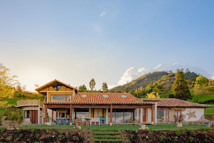 Family cabin. Beautiful view, jacuzzi and fireplace