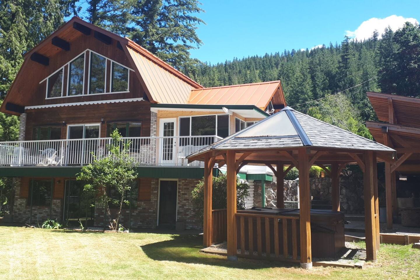 Welcome To Your Sicamous Vacation Houses For Rent In Sicamous