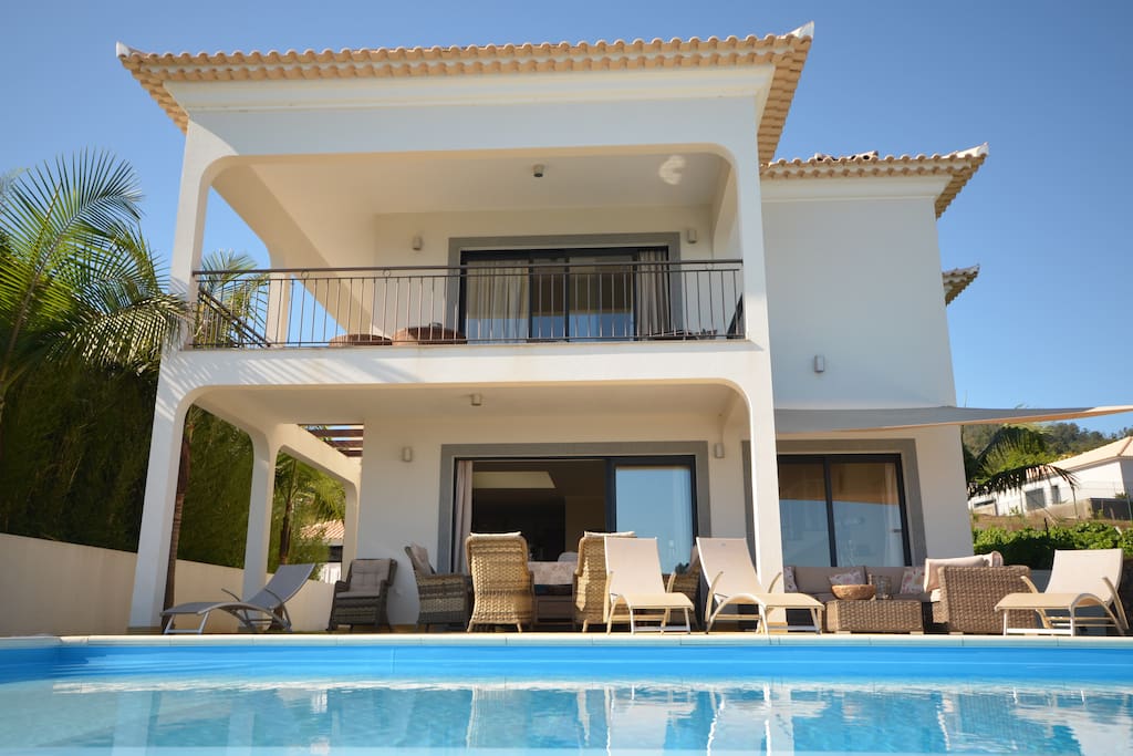 best location, lounge areas
