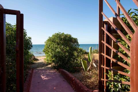 Gande beach house by the sea - 10 pers