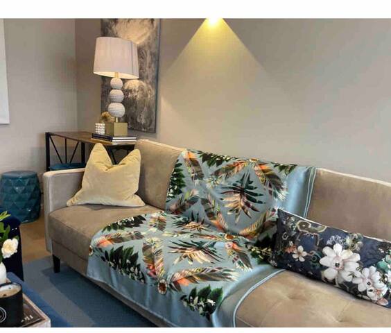 Chelsea & Kensington 4 Bed Townhouse with Parking gallery image 3