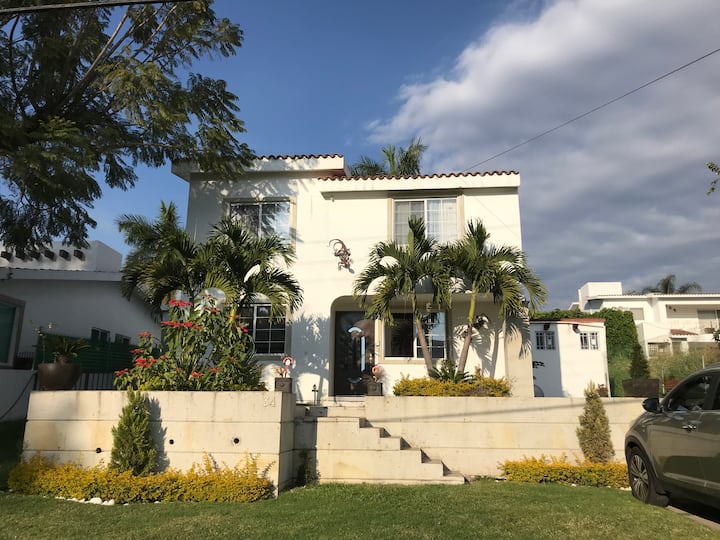 Casa completa con Alberca Privada Lomas de Cocoyoc
