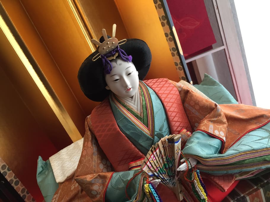 Hina dolls.
A festival centering on young girls' growth and happiness.