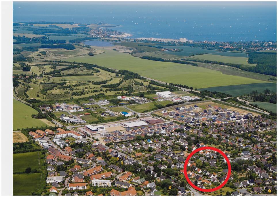 kurze Wege zum Segeln, Strand und Golfplatz