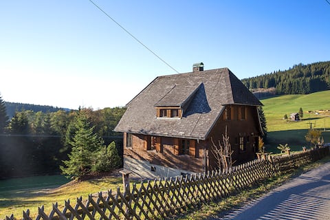Top Airbnb: Historic Black Forest House "Seiler-Haus" in Titisee Neustadt