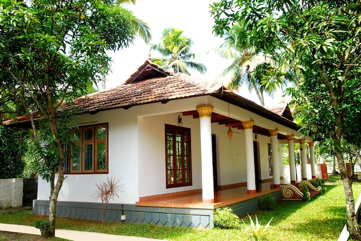 Riverside River Facing Cottage Kochi Cottages For Rent In Kochi