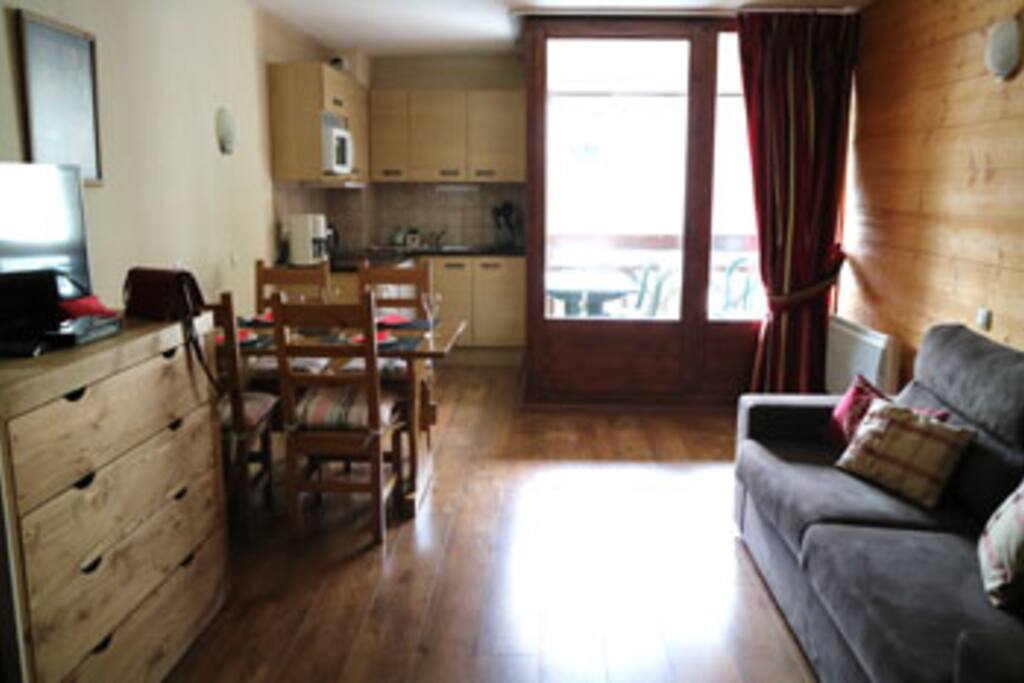 Spacious studio with high quality furnishings