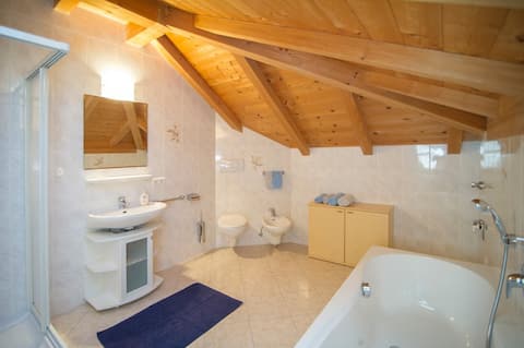 Popular Airbnb listing: Castel Corba 60 mq in Eppan An Der Weinstraße