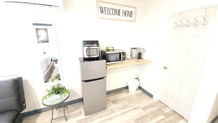 Luxurios Bdrm With Private Entrance And Own Bath - Victorville, CA