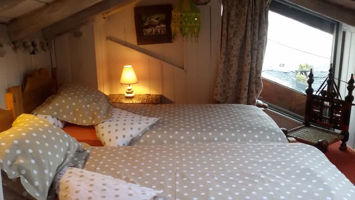 chambre 5 (2 lits simples)