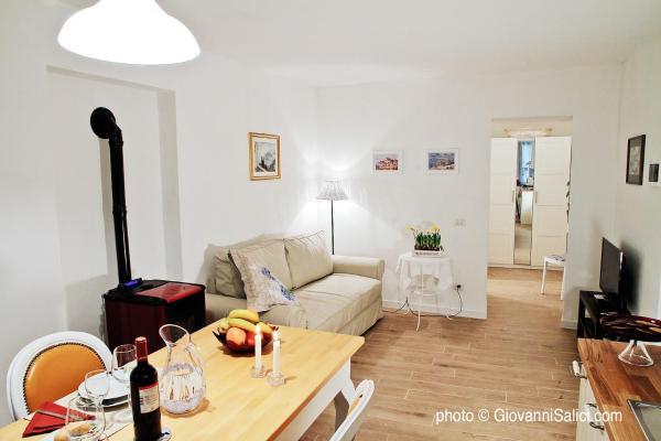Popular Airbnb listing: Casa Nina, a studio apartment just steps from the lake in Menaggio